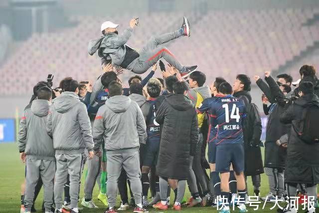 中超联赛|中超大幕落下，2022赛季联赛扩军，是利好还是更大的危机？
