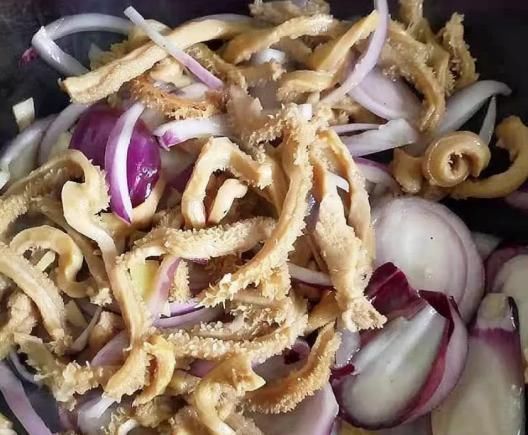 洋葱炒牛肚|洋葱和它一起炒,每天炒一盘,美味下饭,软化血管,待客倍有面子