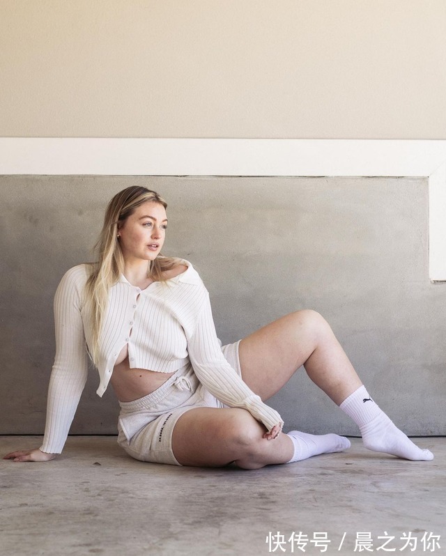 过头臂屈伸|胖子也有春天,英国大码超模140斤,却拥有让人羡慕的沙漏身材