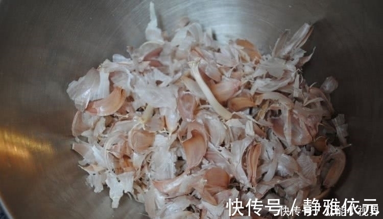 大蒜皮别扔，扔它就等于在撒钱，留下来的作用超乎想象