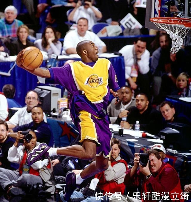 战靴 科比球鞋再度登场!元年「扣篮大赛战靴」复刻实物释出