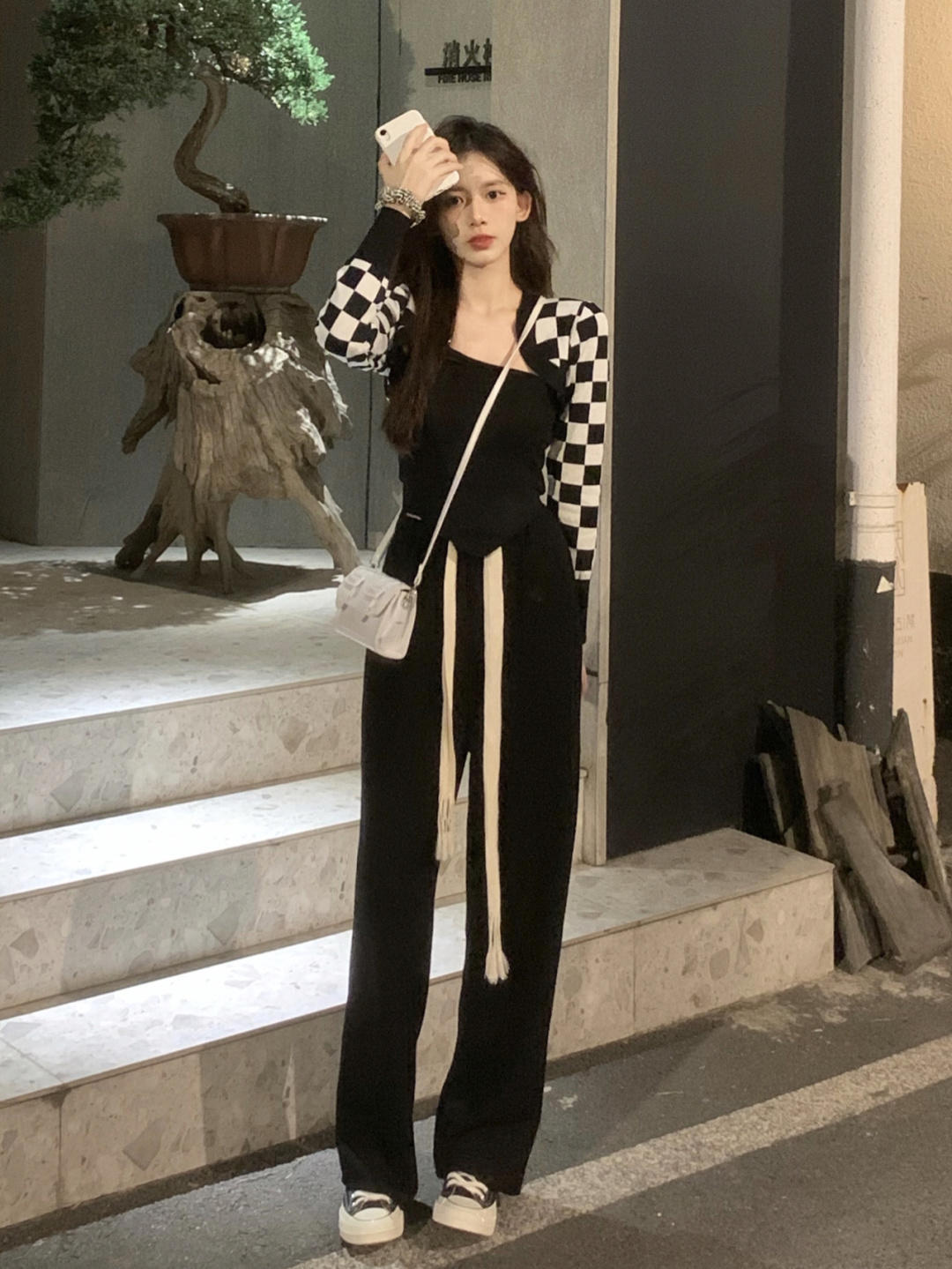 高级|“繁简结合”才是真的洋气!25岁~30岁都喜欢这么穿,高级时髦