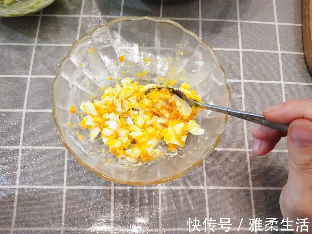 面包片|颜值高的三色三明治，制作简单，口味丰富