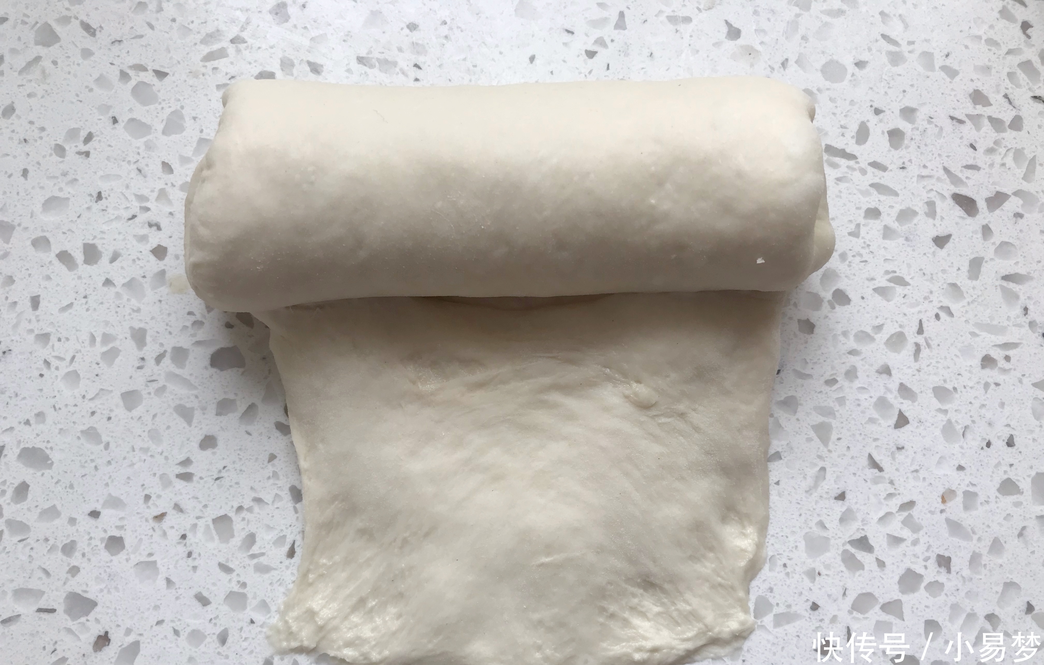 面粉别再蒸馒头了做成它,细腻柔软又拉丝,比馒头筋道比包子香