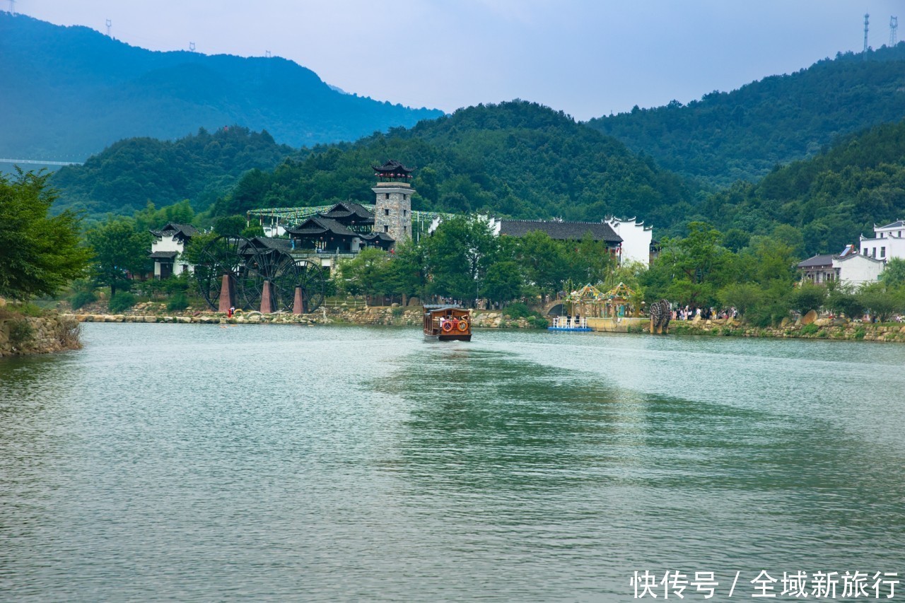 入住泡泡屋，拥抱大自然