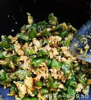 家常鸡蛋菜谱，不一样的辣椒炒鸡蛋，下饭神器，今晚米饭不够吃