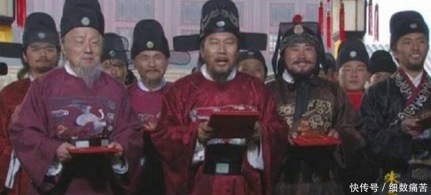 a56|朱元璋登基时吟诗一首,前两句哄堂大笑,念完后两句满朝鸦雀无声