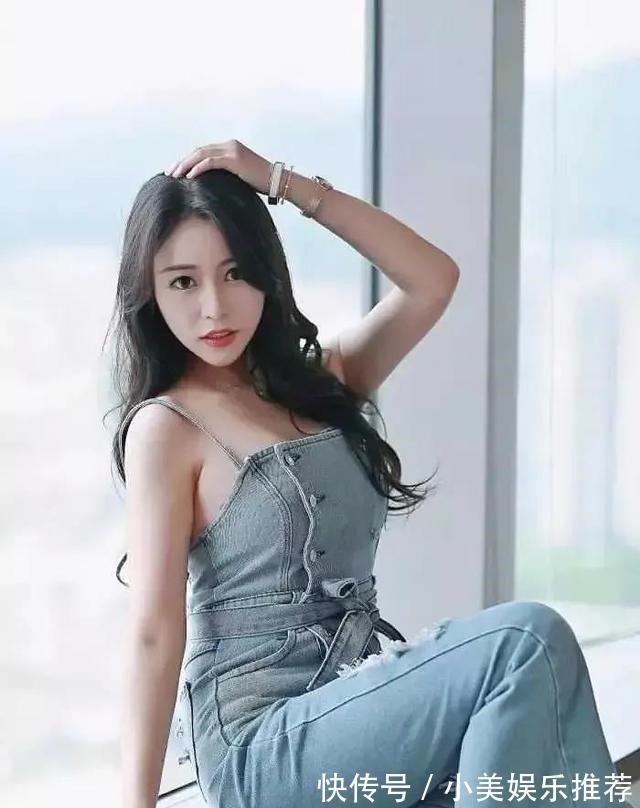 牛仔服 一款破洞牛仔连体裤,竟让她穿出了如此的美感!