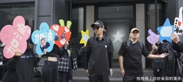 罗志祥户外综艺开播,仅7位粉丝直播扶持,举牌场面尴尬