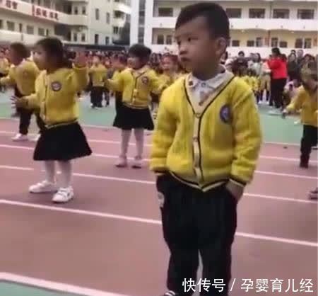 孩子|“幼儿园的扛把子”小朋友装帅耍酷毫无违和感，网友：天生王者？