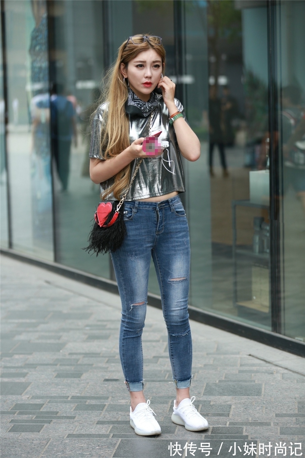街拍 街拍路人,好身材搭配好看的衣服,才能将时尚展现得淋漓尽致