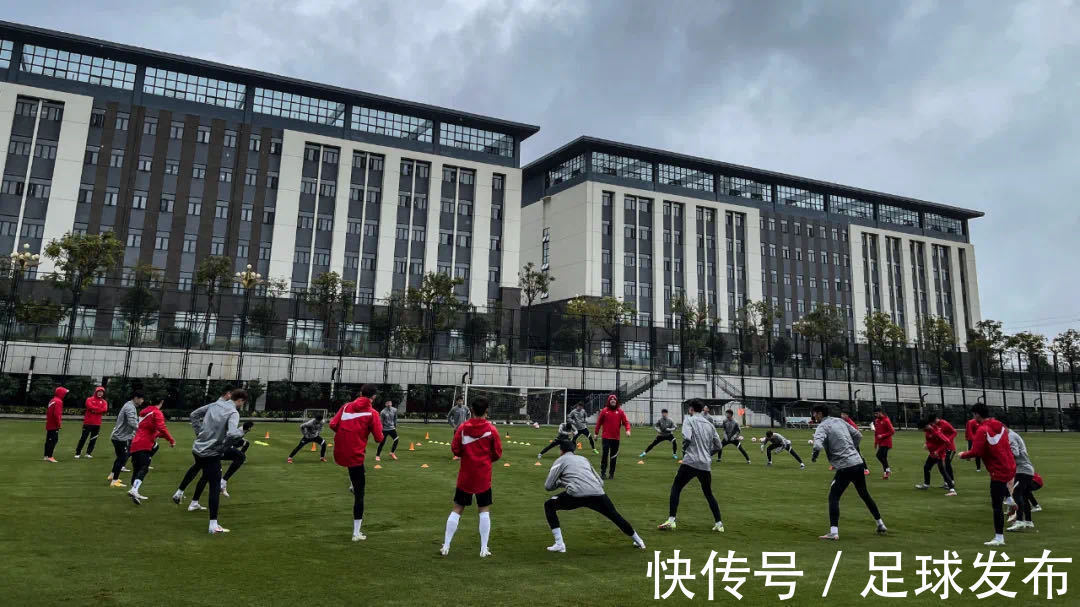 自由身|武汉队廖均健现身新军梅州客家训练场,或自由身加盟……