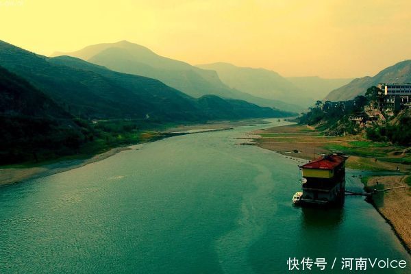 大雨的时|我国一条最神奇的河：四面环山蜿蜒陡峭，一下雨河水会呈红色