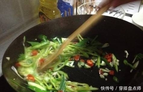 牛肉原|牛肉要炒得又嫩又好吃,不需要生粉,而是要掌握好这个特殊的步骤