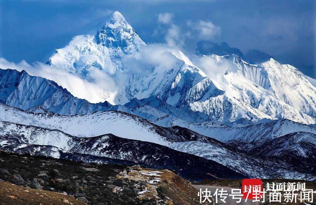 杨涛|十二年追峰路：他为山峰拍“证件照”贡嘎山高度做网名｜图集