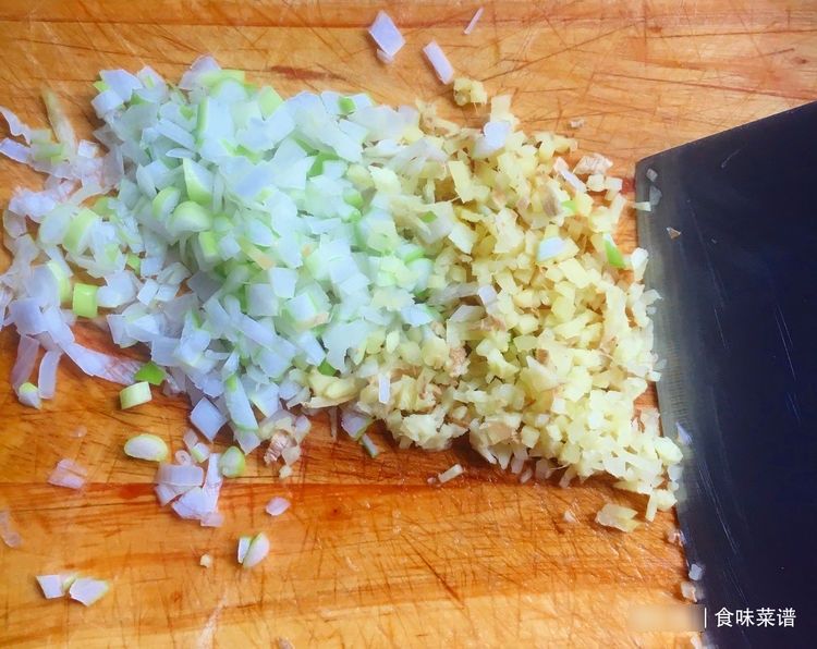 吃白菜的季节到了,教你秘制白菜饺子馅,鲜嫩多汁,一次3盘不够