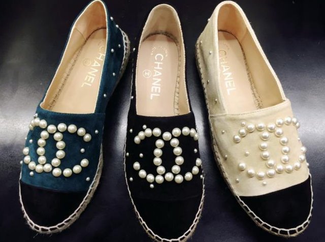 香奈儿鞋子有多“娇贵”？看看模特的做法，真的是贫穷限制了想象