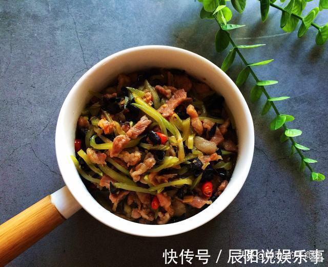 一人|我和儿子的简餐，30分钟搞定，一人一大盘，儿子直呼太好吃啦