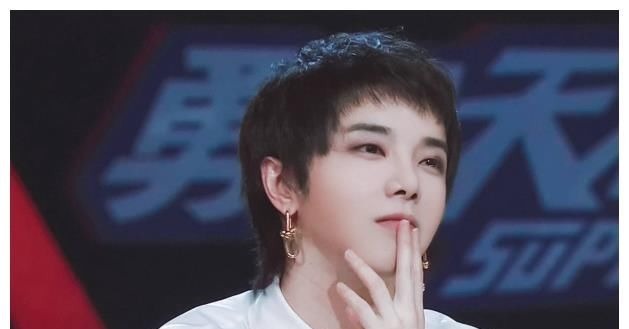 作为“天娱一哥”的他,一人养活两家公司,他被龙丹妮捧在手心,他是谁?