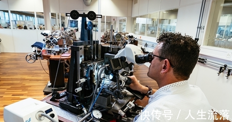 零件 大作出击!宝玑全新超薄镂空陀飞轮5395BR