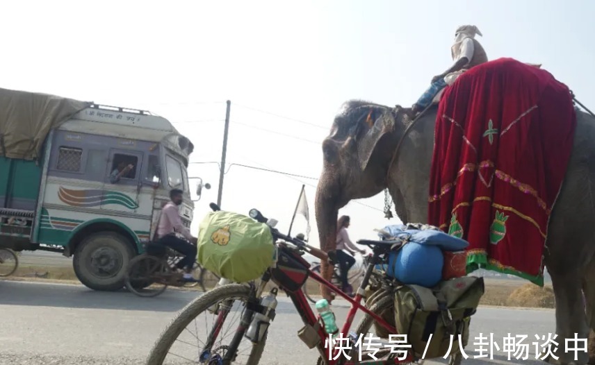 拉萨|他推车51天，穿越羌塘，磕头173天朝圣神山，到底为了什么