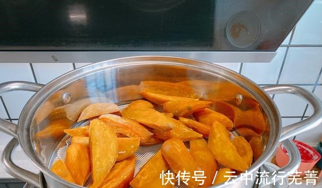 红薯最好吃的做法,家里有口锅就能做,香甜软糯有嚼劲,保存久!