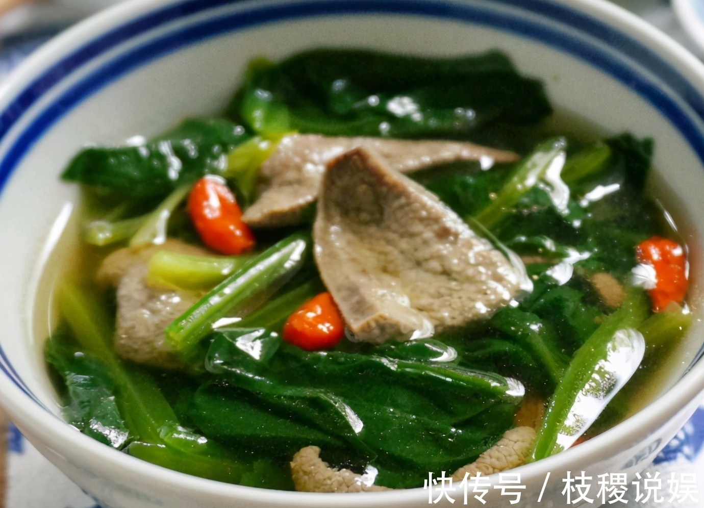 菠菜|这碗汤，现在不喝亏大了，顺应时节营养足，脸色红润气色好