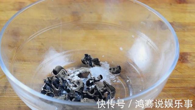 青辣椒|2个杏鲍菇,3个鸡蛋,简单一做,我家一周吃6次,每次都不够吃