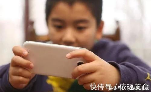 视网膜|给不给孩子玩手机,7岁以后的这些差距,实在太明显