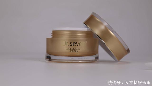 为什么有的人到了熟龄年纪，依然很年轻原来是因为用对了护肤品