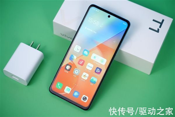 cpu|120Hz高刷+5000大电池 vivo T1电光青图赏