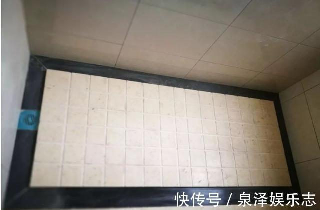 打滑|淋浴房排水怎么设计现在更流行拉槽式，排水快不打滑，美观实用