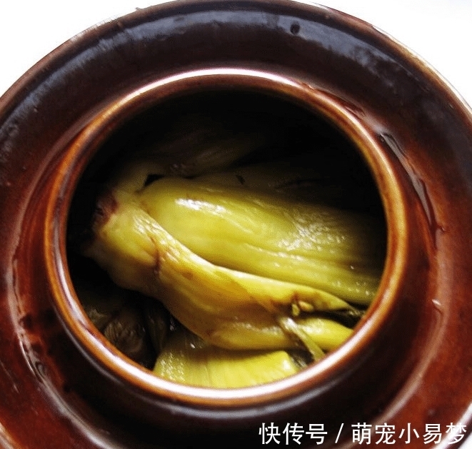 腌酸菜，放盐是大错！教你老方法，3天就腌好，1年不坏，比买的香