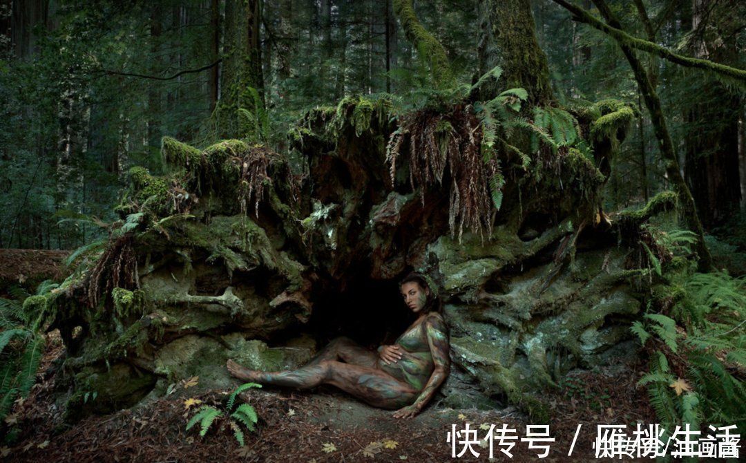 母女!这对母女人体彩绘搭档,又出新作品,这次她们把人都变成了树木