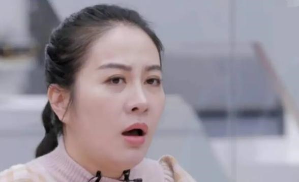 真面目|吃粉呛到嗓子，叶璇警告助手你吃过才能给我吃，人设崩塌