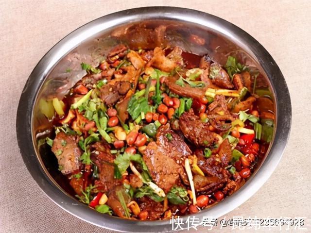 荷花|美食推荐:紫云牛肉、荷花莲子酥、霉豆腐炒臭豆腐制作方法