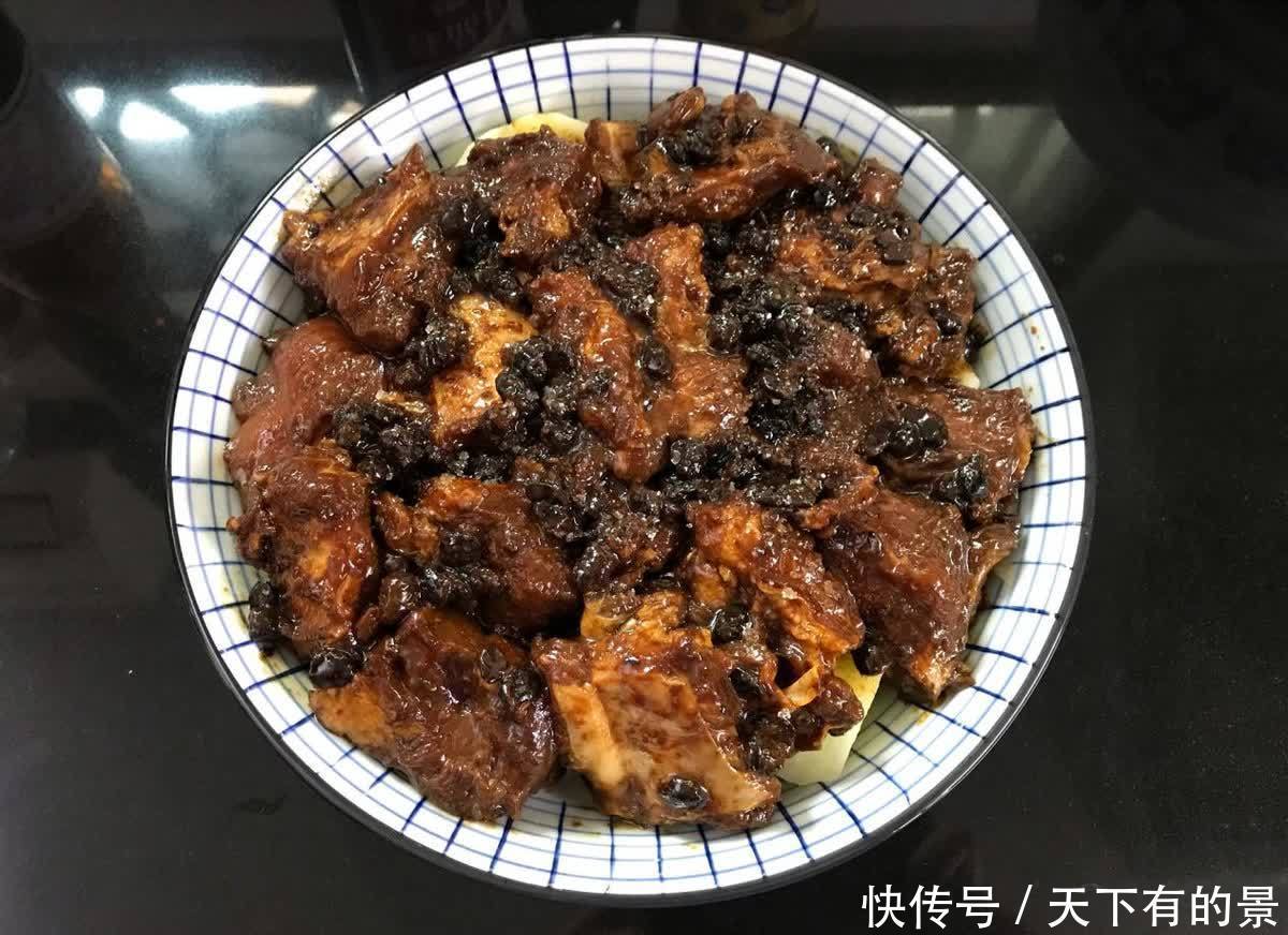 学会了排骨的这个做法，孩子总吵着要吃，不加水，蒸一蒸就上桌