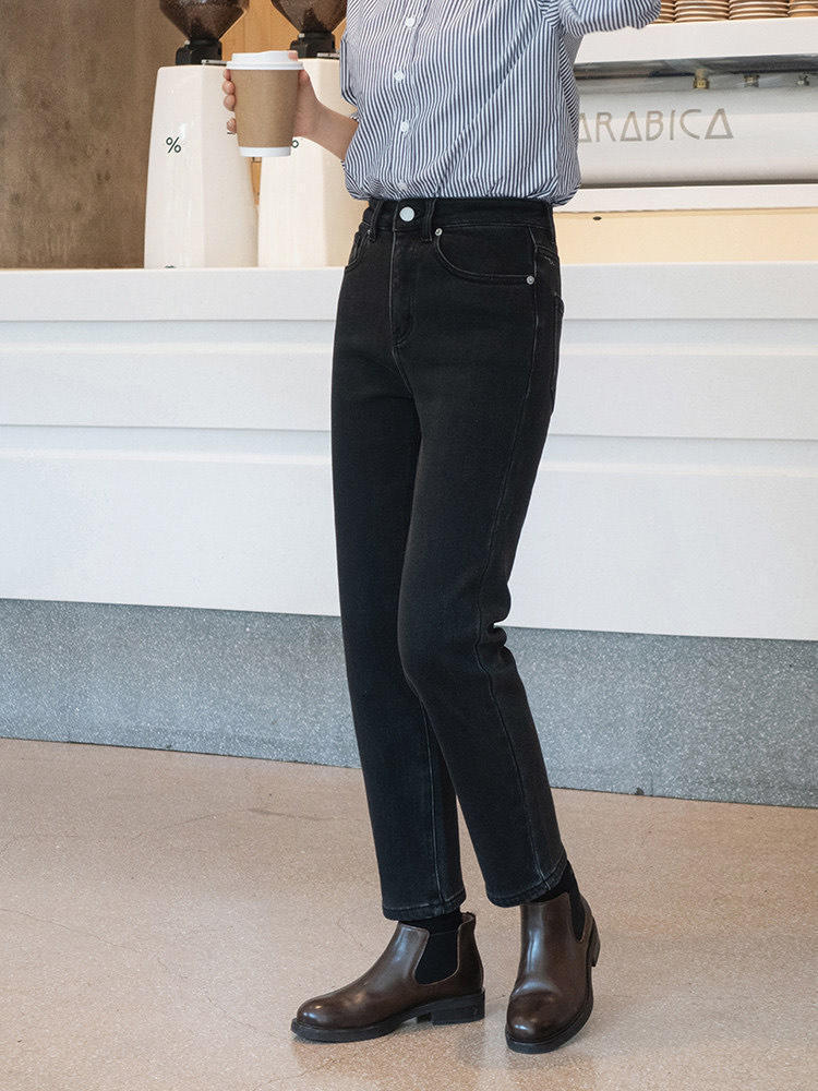 针织衫|秋冬知性内搭怎么穿?条纹衬衫+黑色直筒裤,保暖又百搭