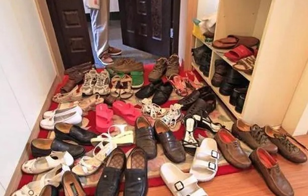 拖鞋架|建议不管房子大小,门口别堆放鞋子,学上海人这样做,干净整洁