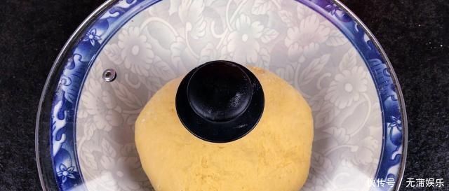 南瓜饼的新做法,好吃又健康,我一顿能吃好几个