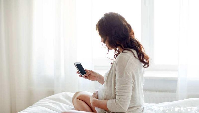 胎儿|孕妈玩手机时,胎儿在肚子里有什么变化看完才知母子连心的神奇