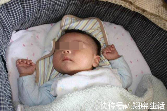 宝宝|新生儿双脚大面积蜕皮，宝妈火急火燎跑医院，医生看到却很淡定