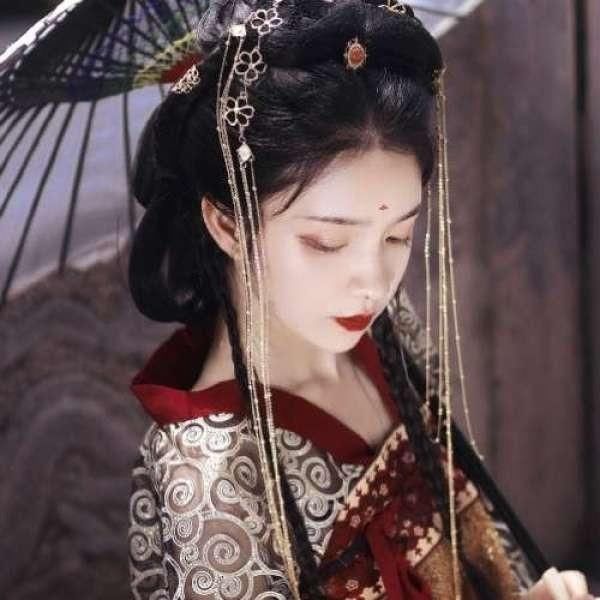 脸型|女生脸上有“3特征”,是稀有的“古风脸”,看你适不适合穿古装!