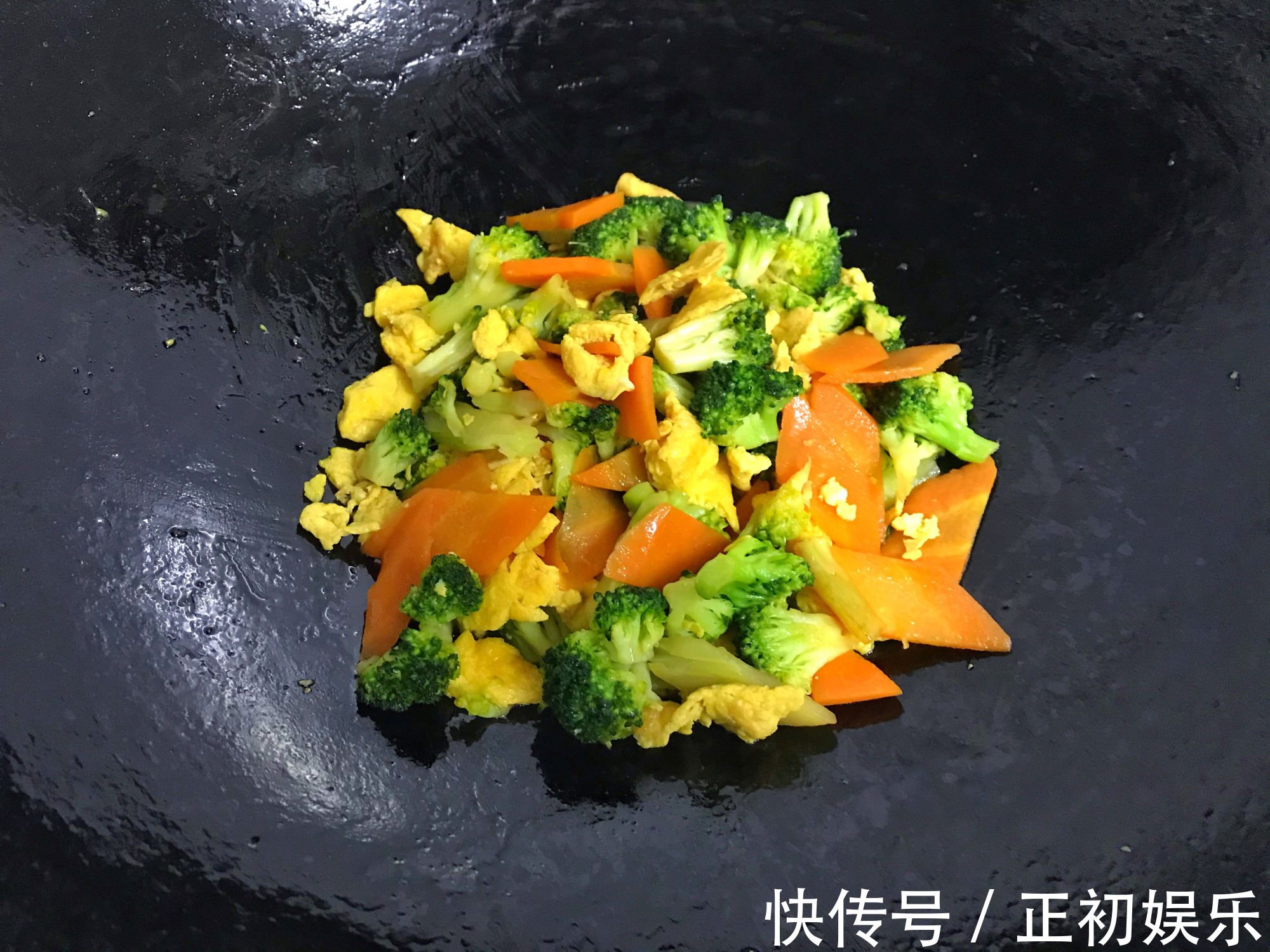 营养|西兰花如此做，营养又减脂，三种食材一起炒没肉也好吃，做法简单