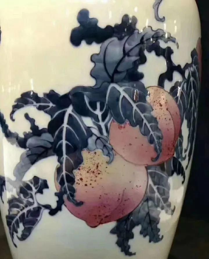 九桃“无款”王步，拍出600万天价，中国瓷器成为世界硬通货！