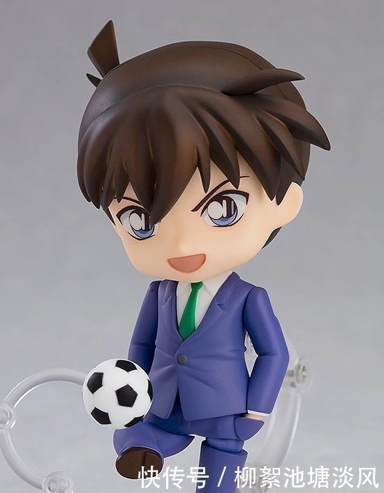 踢足球|工藤新一的这款手办,阳光帅气,配上小兰更完美