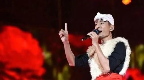 时隔15年!阿宝再登星光大道,假农民身份被揭穿曾销声匿迹