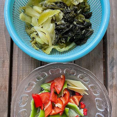 大肠|酸菜炒肥肠