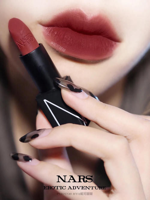 小颜|黄皮女人别总涂“红棕色”,这几支“玫瑰色”照样显白