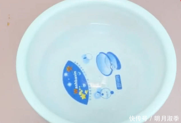 螨虫|毛巾脏了不要扔,教你一招水里滴一滴,让你的毛巾跟新的一样